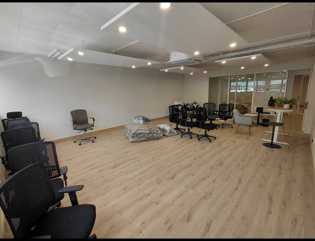79M² OFFICE TO LET IN HALFWAY HOUSE